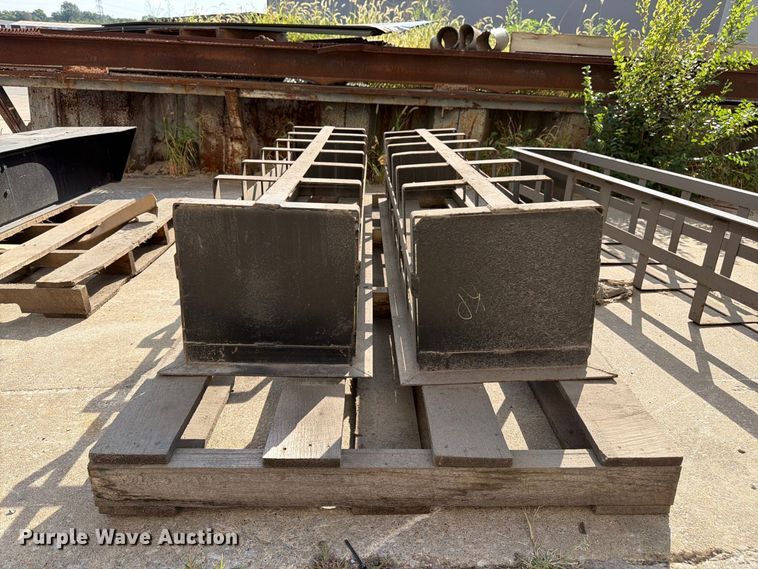 image for item EW5023 (3) Dunnage racks
