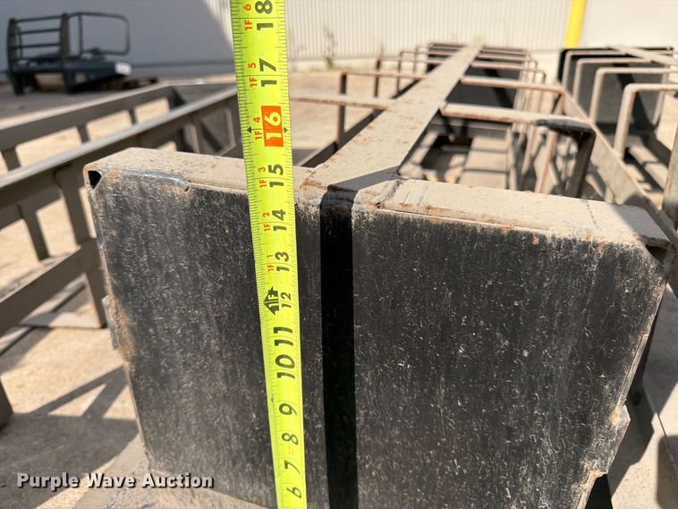 image for item EW5023 (3) Dunnage racks
