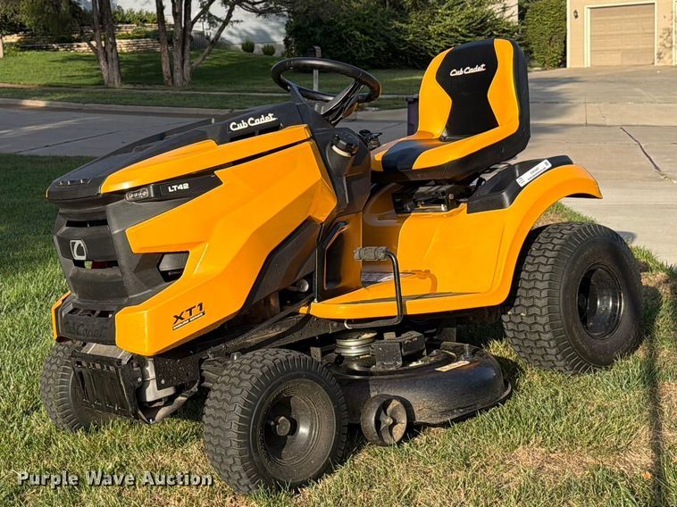 2022 Cub Cadet 13AKA9TSA10 lawn mower