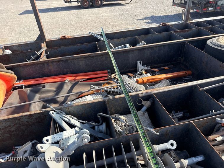 image for item EW8702 2014 Diamond C utility trailer
