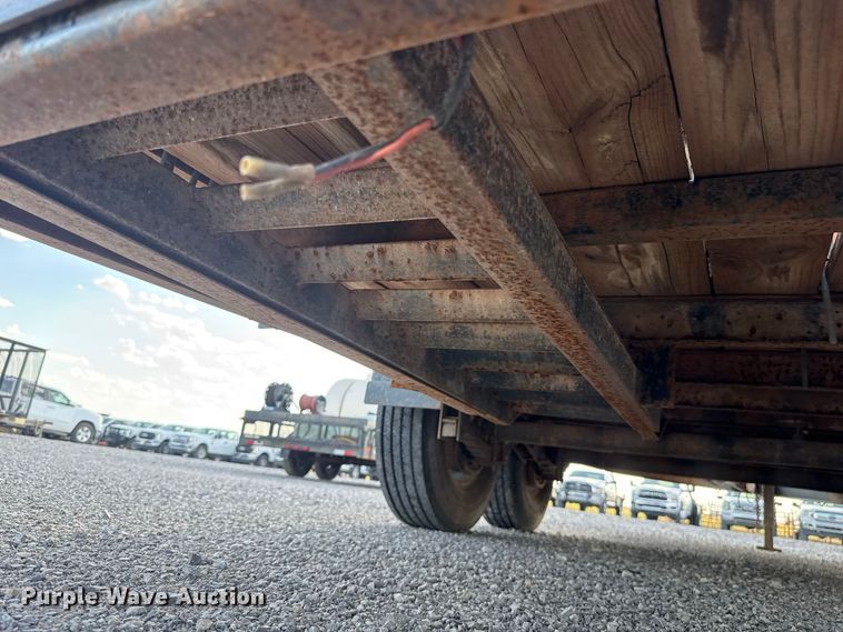 image for item EW8702 2014 Diamond C utility trailer