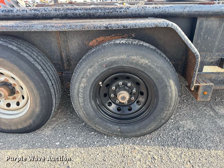 image for item EW8702 2014 Diamond C utility trailer