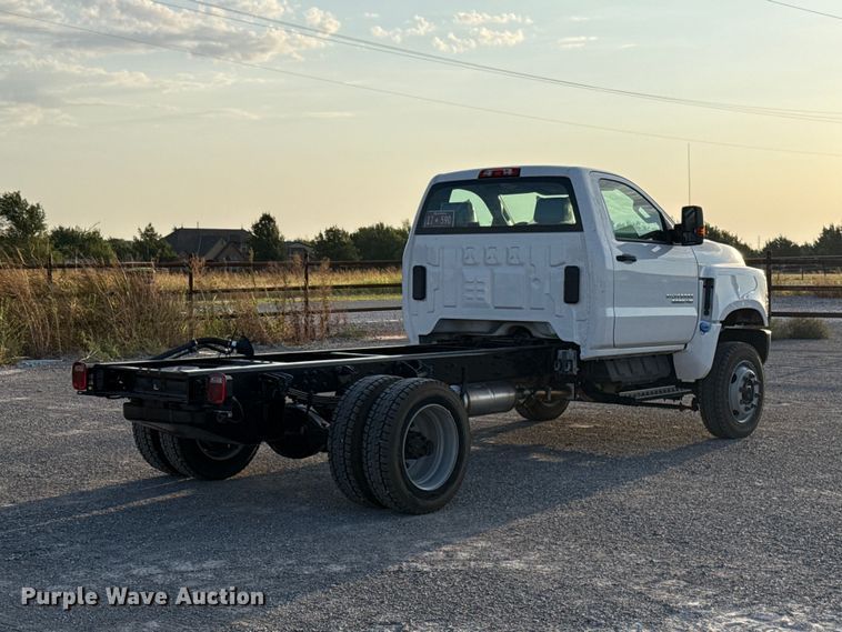 image for item EW8705 2023 Chevrolet Silverado 5500HD truck cab and chassis