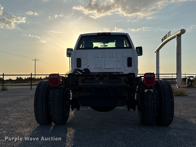 image for item EW8705 2023 Chevrolet Silverado 5500HD truck cab and chassis