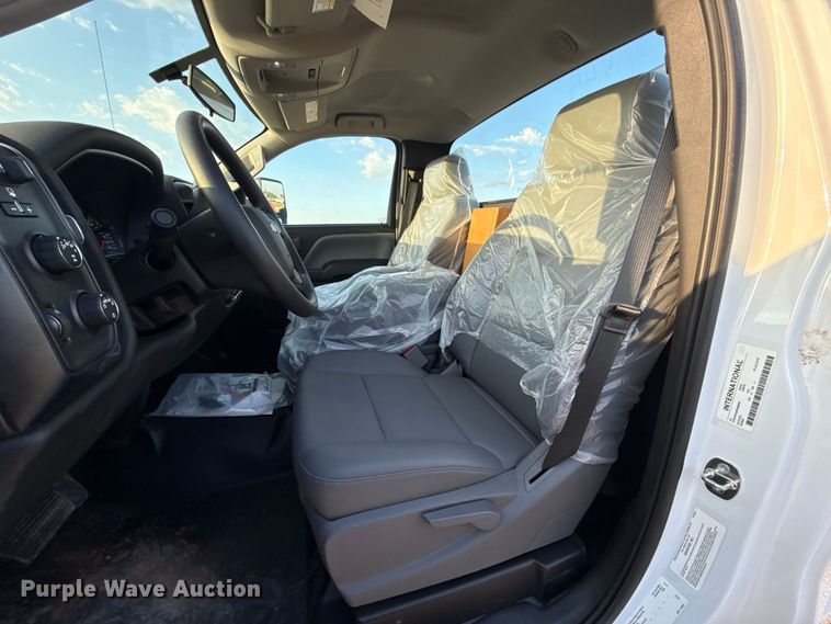 image for item EW8705 2023 Chevrolet Silverado 5500HD truck cab and chassis