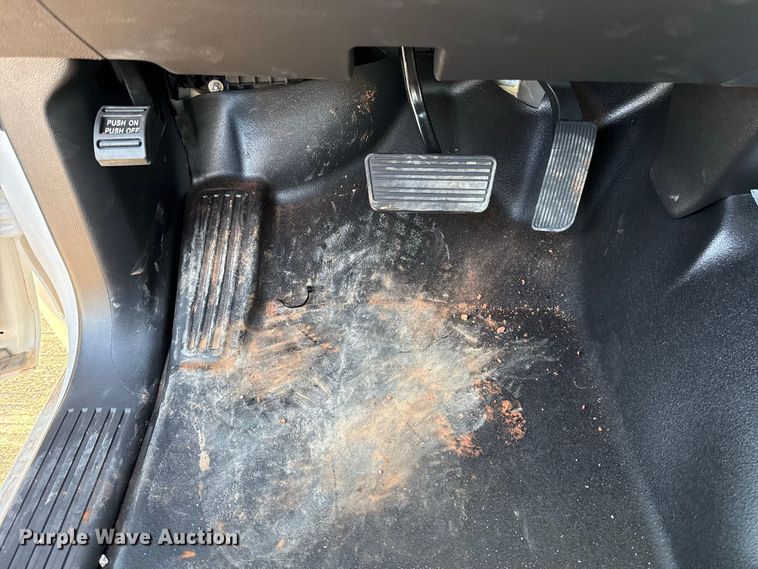 image for item EW8705 2023 Chevrolet Silverado 5500HD truck cab and chassis