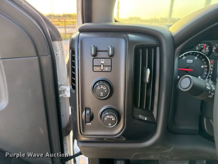 image for item EW8705 2023 Chevrolet Silverado 5500HD truck cab and chassis