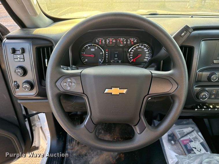 image for item EW8705 2023 Chevrolet Silverado 5500HD truck cab and chassis