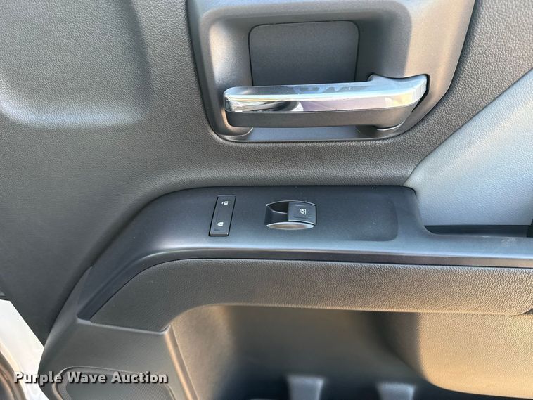 image for item EW8705 2023 Chevrolet Silverado 5500HD truck cab and chassis