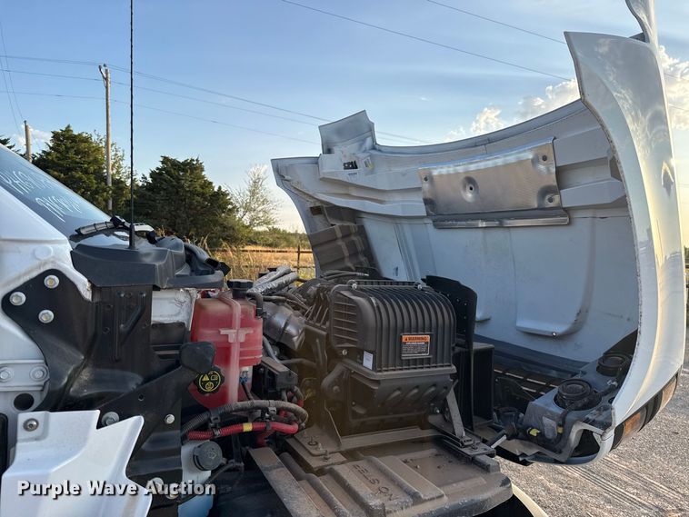 image for item EW8705 2023 Chevrolet Silverado 5500HD truck cab and chassis