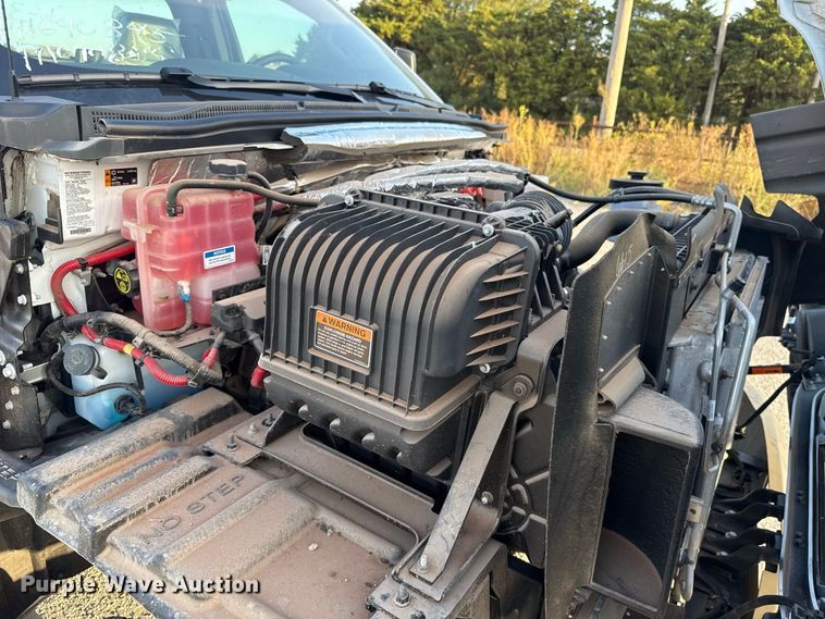 image for item EW8705 2023 Chevrolet Silverado 5500HD truck cab and chassis