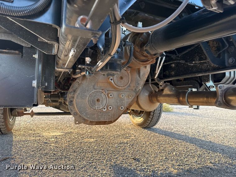 image for item EW8705 2023 Chevrolet Silverado 5500HD truck cab and chassis