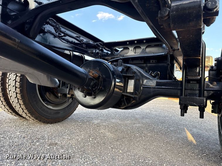 image for item EW8705 2023 Chevrolet Silverado 5500HD truck cab and chassis