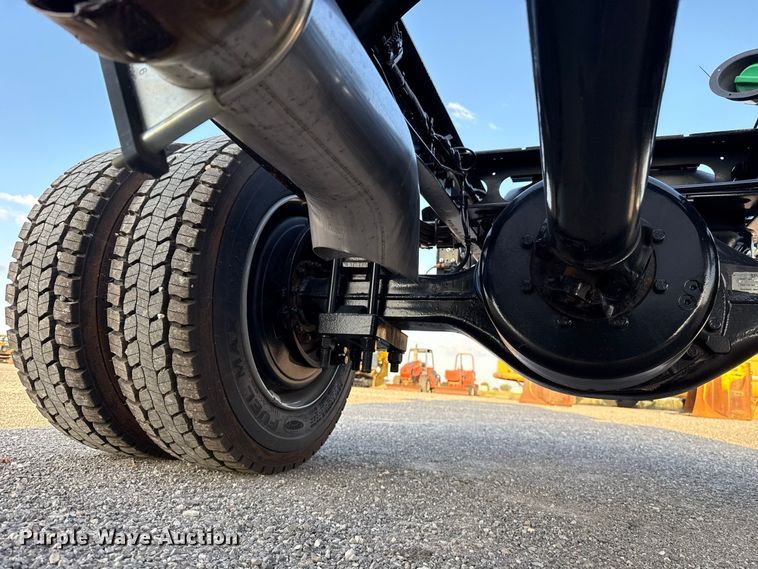 image for item EW8705 2023 Chevrolet Silverado 5500HD truck cab and chassis