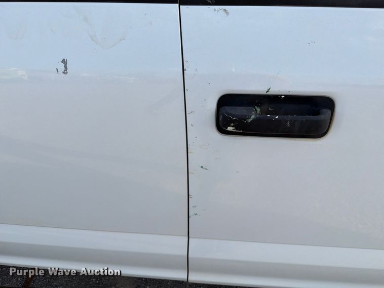 image for item EW8706 2017 Ford F250 Super Duty Crew Cab flatbed pickup truck