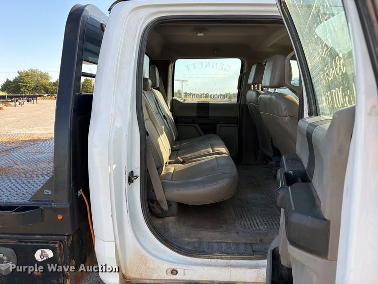 image for item EW8706 2017 Ford F250 Super Duty Crew Cab flatbed pickup truck