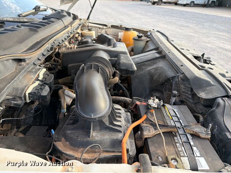 image for item EW8706 2017 Ford F250 Super Duty Crew Cab flatbed pickup truck