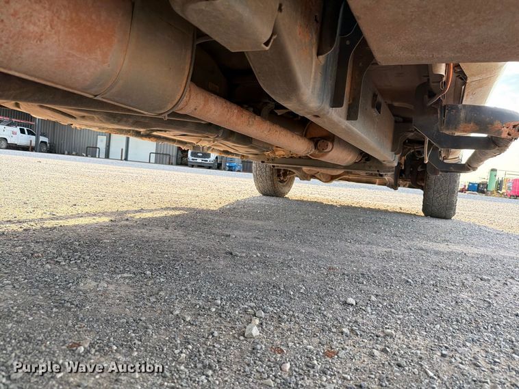 image for item EW8706 2017 Ford F250 Super Duty Crew Cab flatbed pickup truck