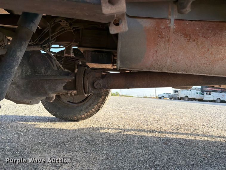 image for item EW8706 2017 Ford F250 Super Duty Crew Cab flatbed pickup truck