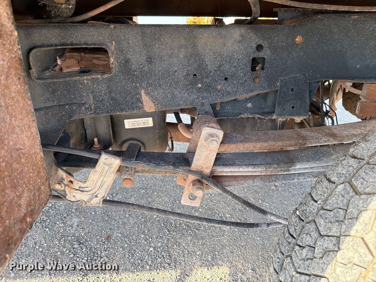 image for item EW8706 2017 Ford F250 Super Duty Crew Cab flatbed pickup truck