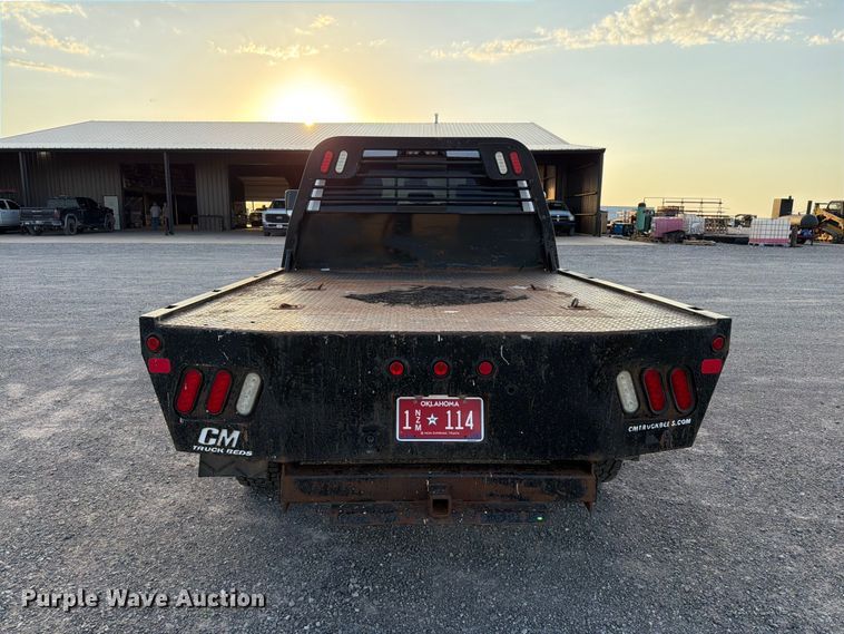 image for item EW8707 2017 RAM 2500 Crew Cab flatbed pickup truck