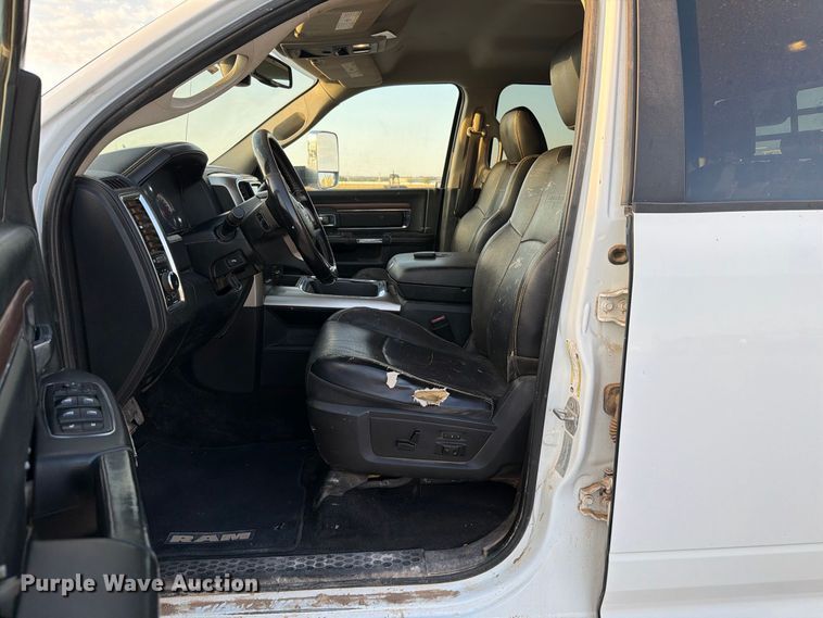 image for item EW8707 2017 RAM 2500 Crew Cab flatbed pickup truck