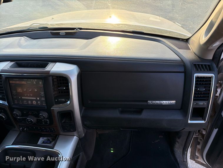 image for item EW8707 2017 RAM 2500 Crew Cab flatbed pickup truck