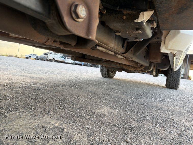image for item EW8707 2017 RAM 2500 Crew Cab flatbed pickup truck