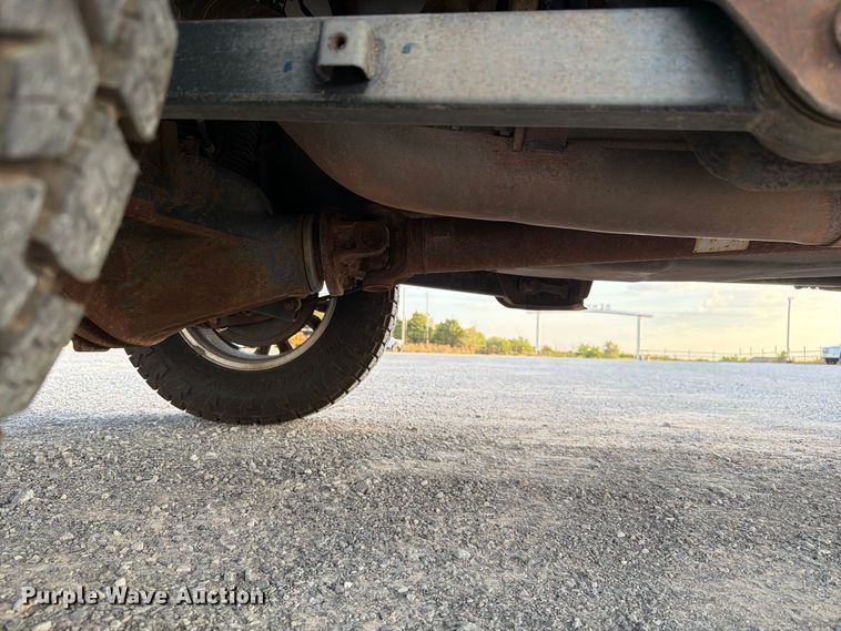 image for item EW8707 2017 RAM 2500 Crew Cab flatbed pickup truck