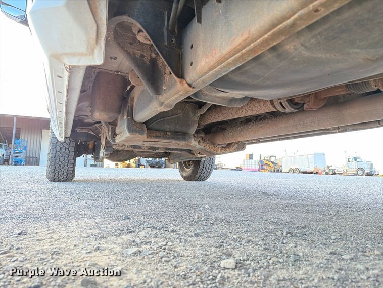 image for item EW8707 2017 RAM 2500 Crew Cab flatbed pickup truck