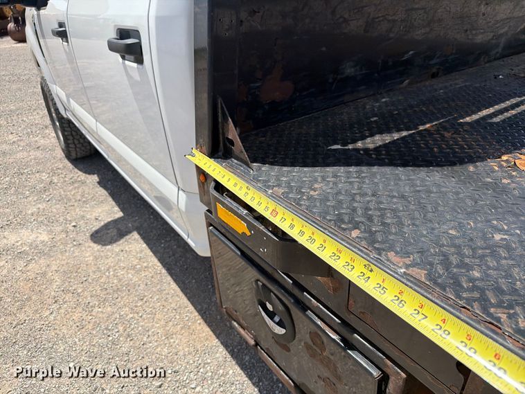 image for item EW8708 2019 Ford F250 Super Duty Crew Cab flatbed pickup truck