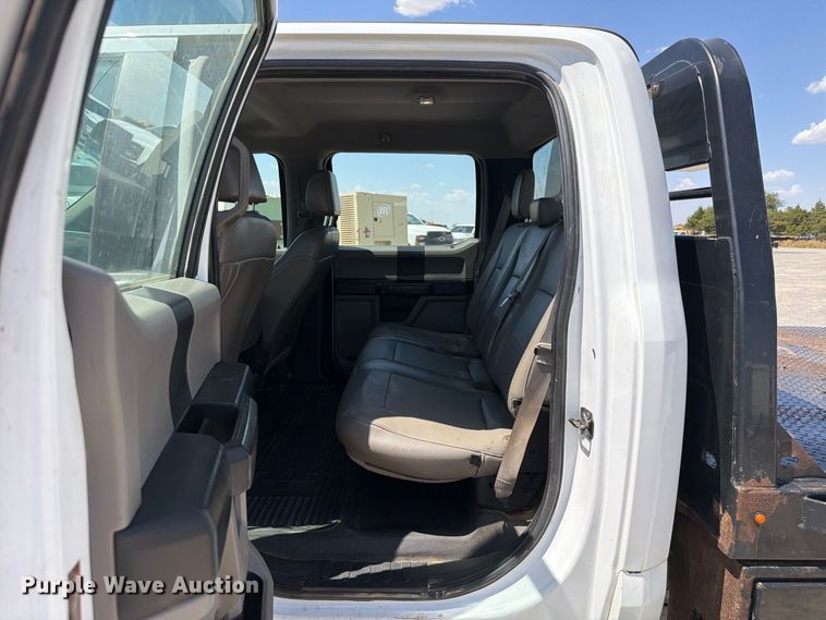 image for item EW8708 2019 Ford F250 Super Duty Crew Cab flatbed pickup truck