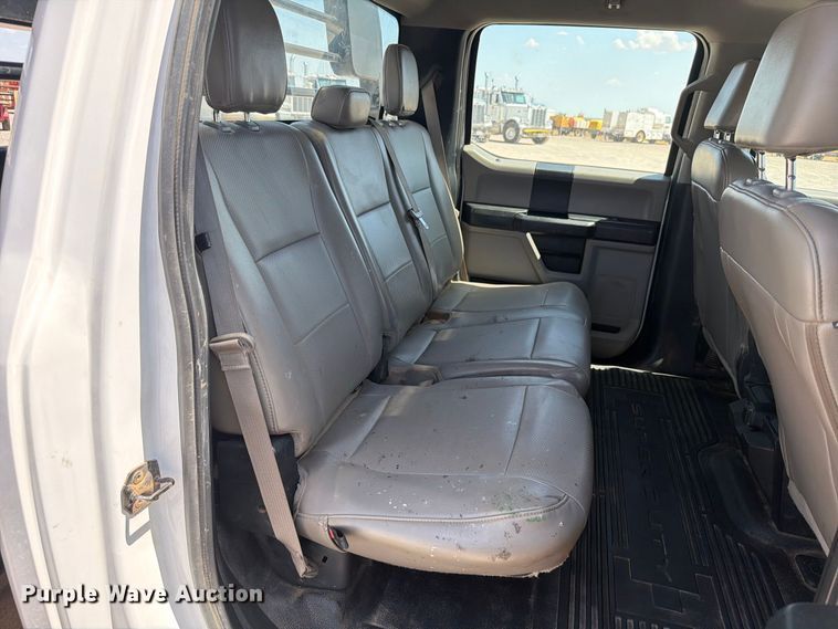 image for item EW8708 2019 Ford F250 Super Duty Crew Cab flatbed pickup truck