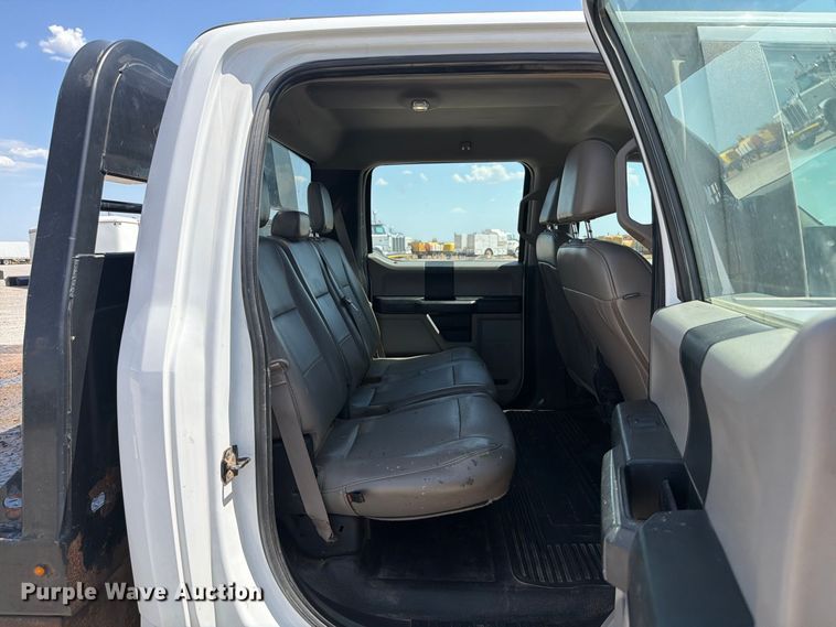 image for item EW8708 2019 Ford F250 Super Duty Crew Cab flatbed pickup truck