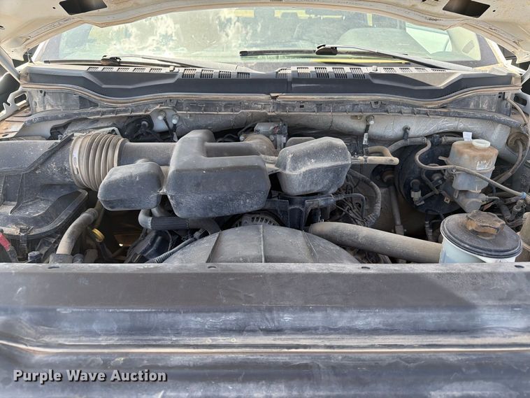 image for item EW8708 2019 Ford F250 Super Duty Crew Cab flatbed pickup truck