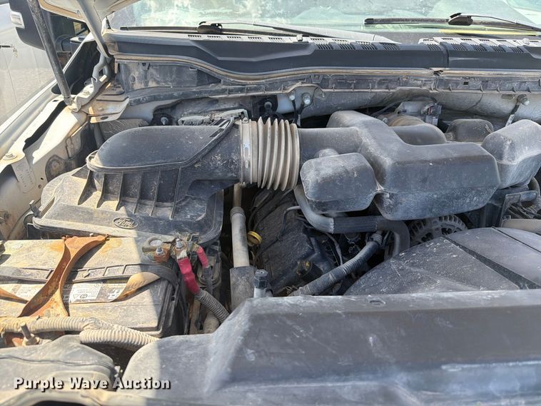 image for item EW8708 2019 Ford F250 Super Duty Crew Cab flatbed pickup truck