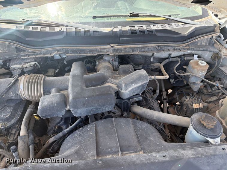 image for item EW8708 2019 Ford F250 Super Duty Crew Cab flatbed pickup truck