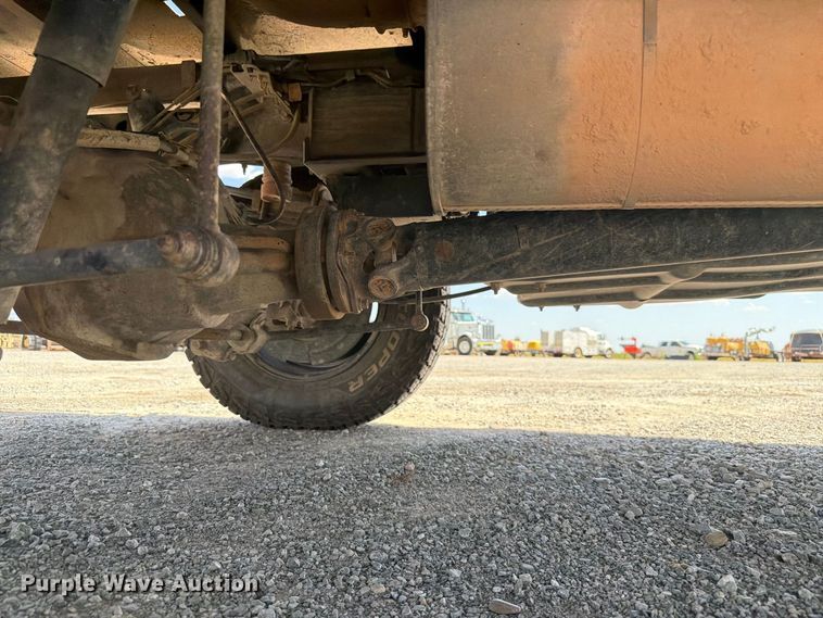 image for item EW8708 2019 Ford F250 Super Duty Crew Cab flatbed pickup truck