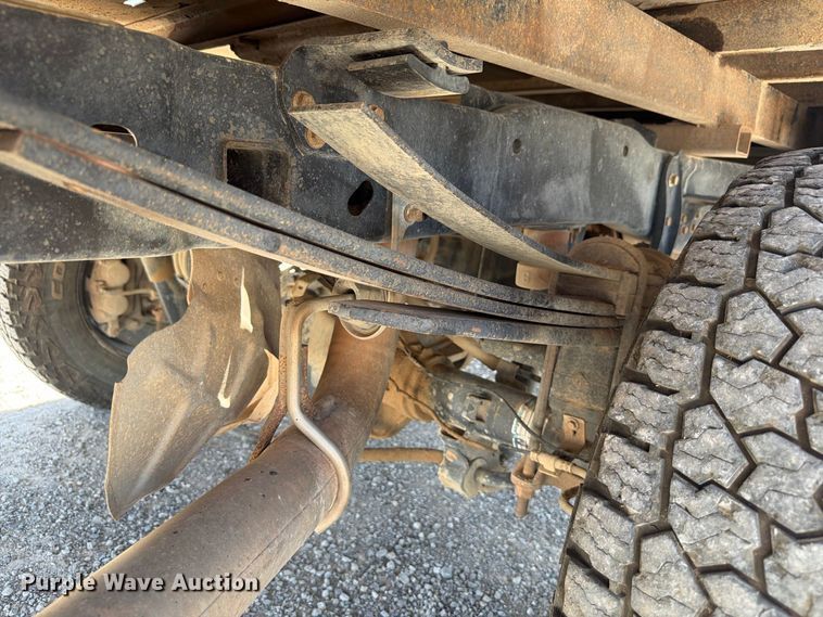 image for item EW8708 2019 Ford F250 Super Duty Crew Cab flatbed pickup truck