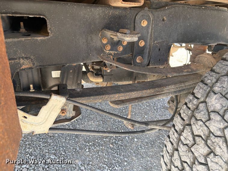 image for item EW8708 2019 Ford F250 Super Duty Crew Cab flatbed pickup truck