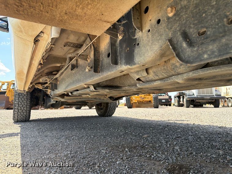 image for item EW8708 2019 Ford F250 Super Duty Crew Cab flatbed pickup truck