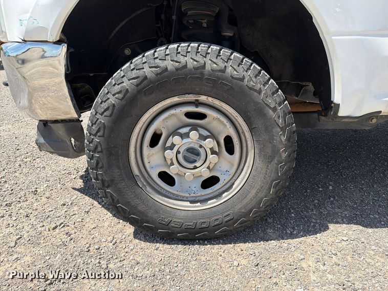 image for item EW8708 2019 Ford F250 Super Duty Crew Cab flatbed pickup truck