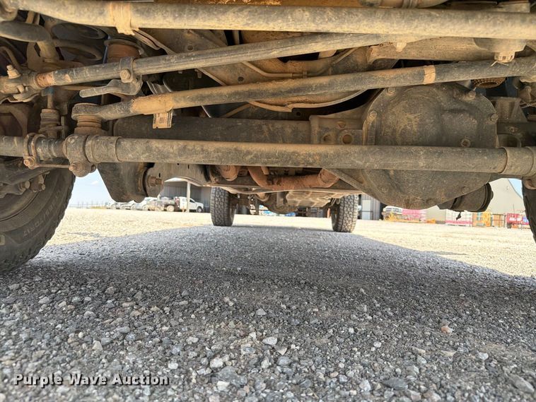 image for item EW8708 2019 Ford F250 Super Duty Crew Cab flatbed pickup truck
