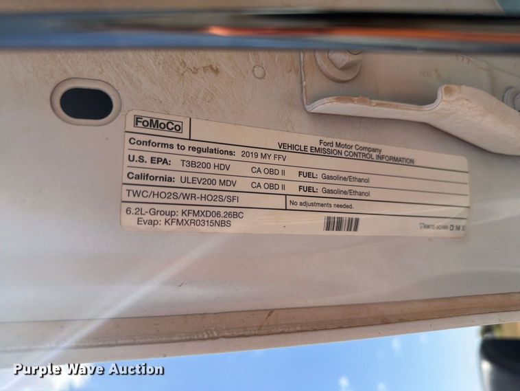 image for item EW8708 2019 Ford F250 Super Duty Crew Cab flatbed pickup truck