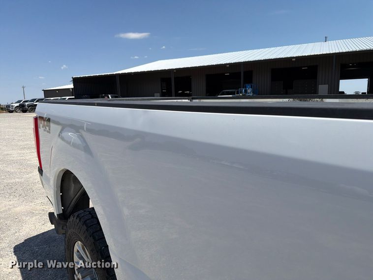 image for item EW8709 2022 Ford F250 Super Duty Crew Cab pickup truck