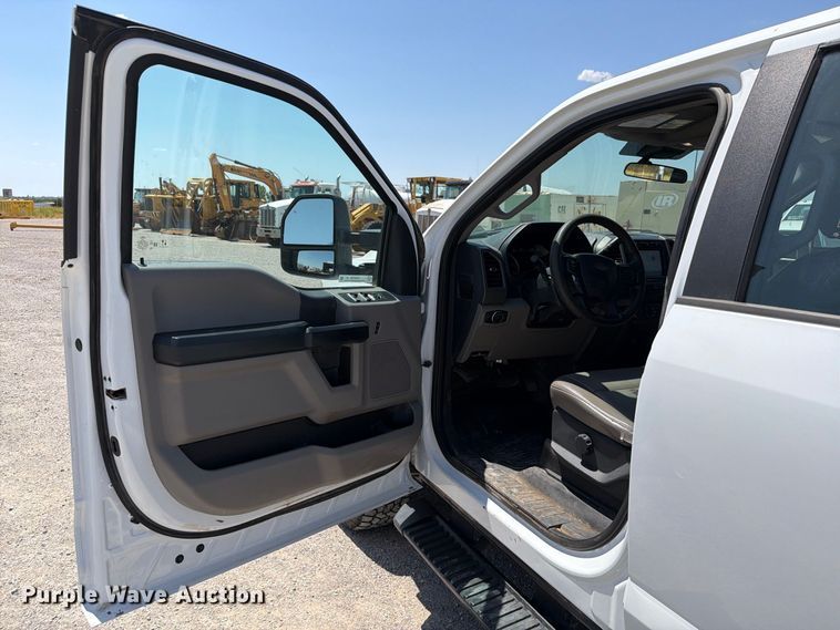 image for item EW8709 2022 Ford F250 Super Duty Crew Cab pickup truck