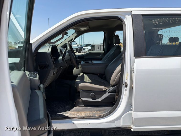 image for item EW8709 2022 Ford F250 Super Duty Crew Cab pickup truck