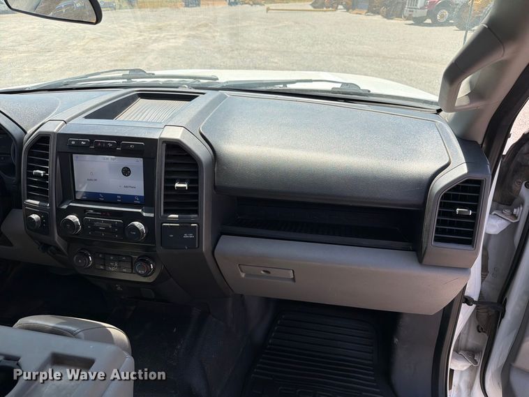 image for item EW8709 2022 Ford F250 Super Duty Crew Cab pickup truck