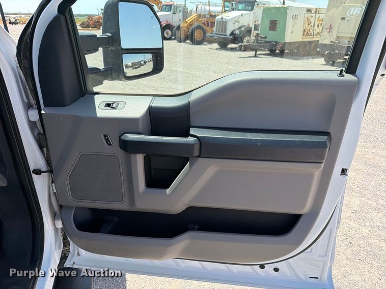 image for item EW8709 2022 Ford F250 Super Duty Crew Cab pickup truck