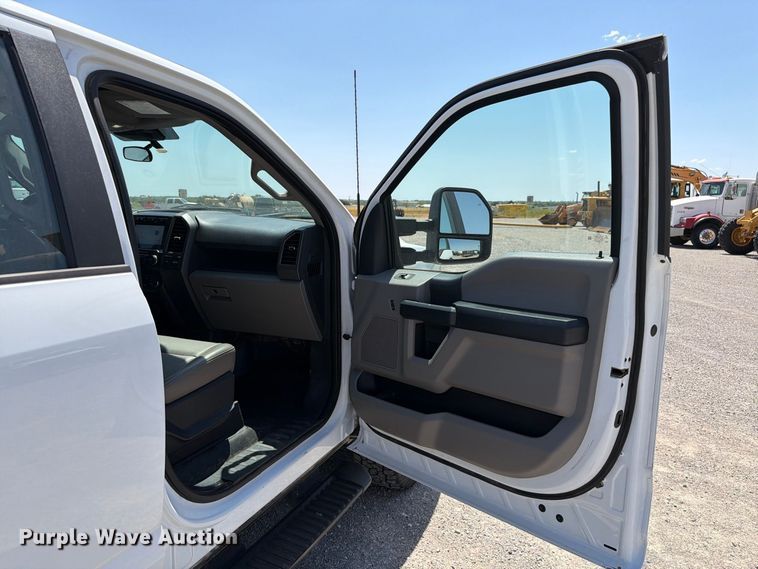 image for item EW8709 2022 Ford F250 Super Duty Crew Cab pickup truck